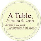 a-table-au-milieu-du-verger